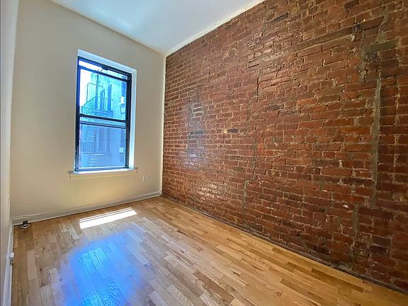 4th image of 226 E 29th St APT 5a