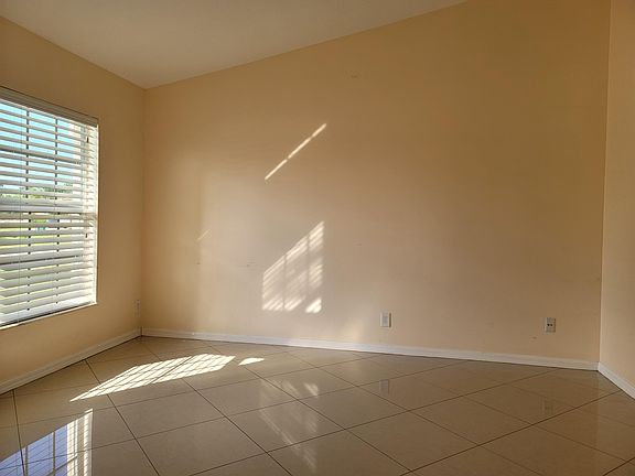 3rd image of 685 SW McHole Ave