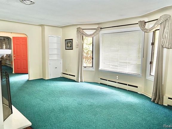 4th image of 21373 Avon Ln