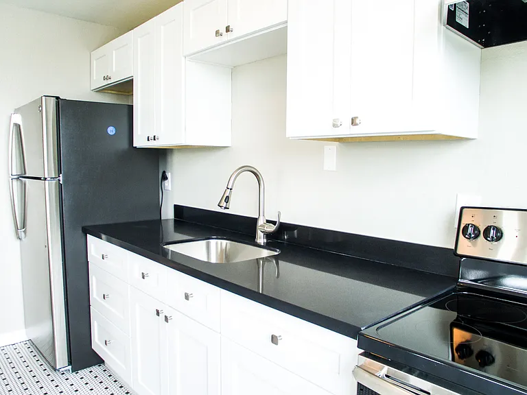Clairemont Apartments — Photo 11