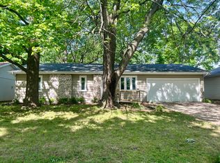2895 S Roanoke Ave, Springfield, MO 65807