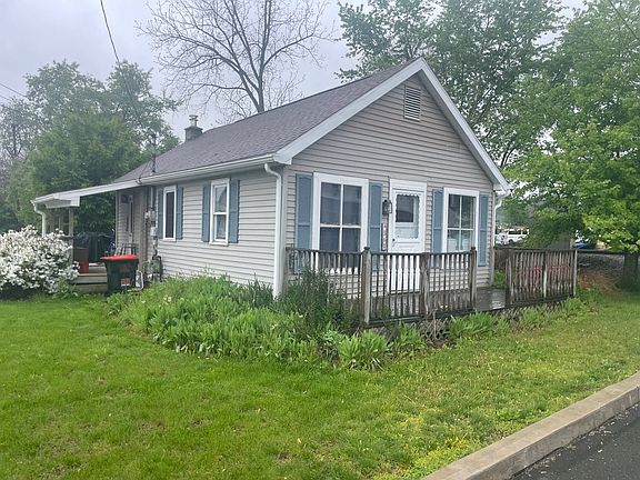 3rd image of 361 Main St