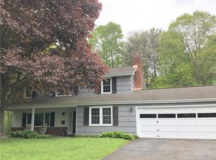 87 Barmore Dr E, Stamford, CT 06905