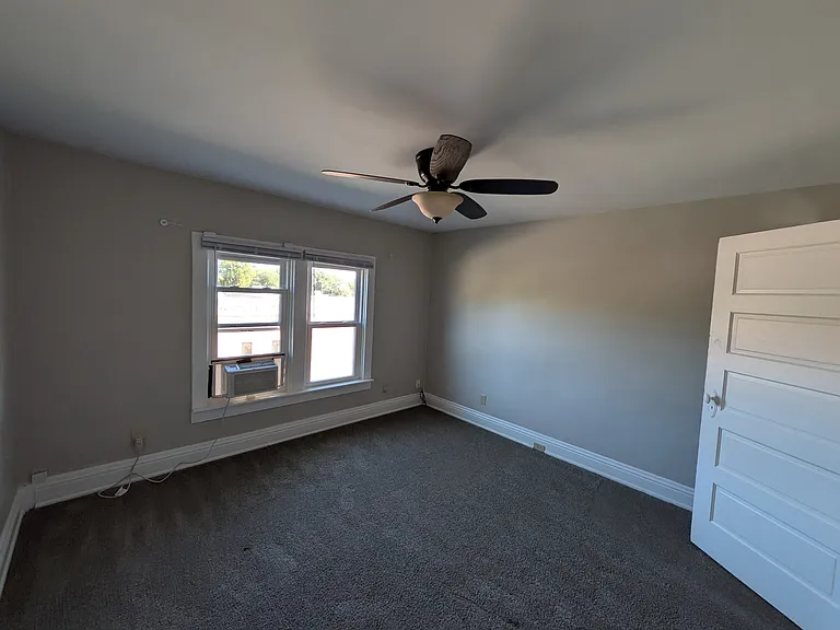 1102 Hickory St — Photo 9