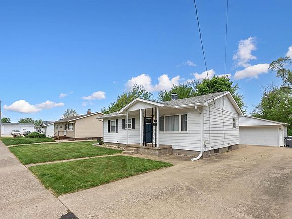 2nd image of 3018 Oak Street Ct