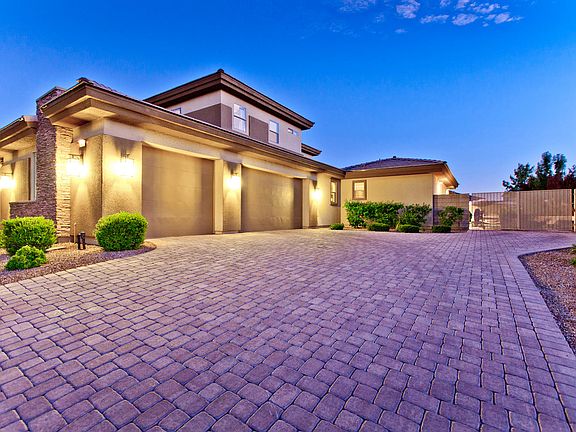 3+ Garage Oversized Parking