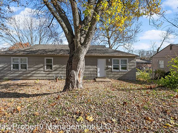 3rd image of 2201 S Cedar Ave #1/2
