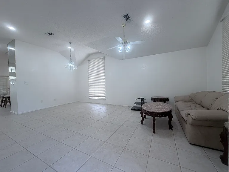 2207 Hickory Wood Trl — Photo 13