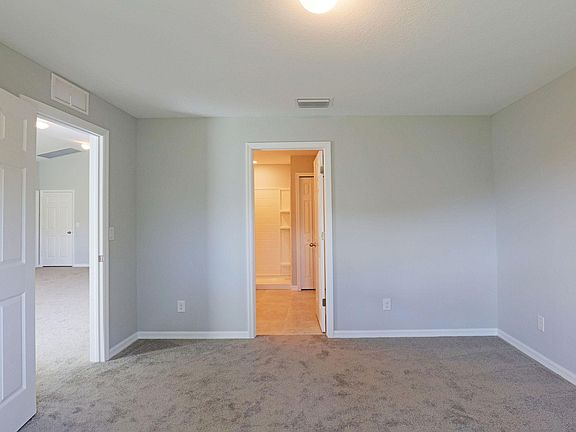 5th image of 102 Alan Ave N Unit 6