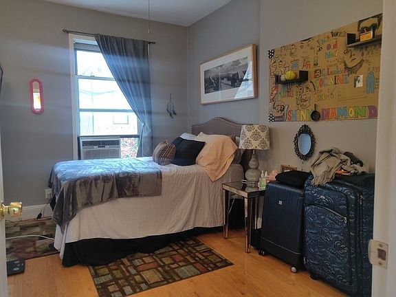 4th image of 6 W 71st St APT 4