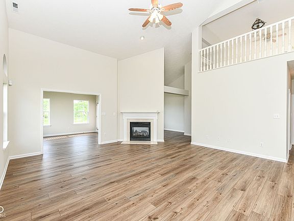 4th image of 10713 Cardinal Cir