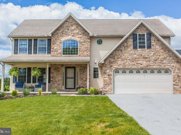 209 Cresthaven Dr, Fayetteville, PA 17222