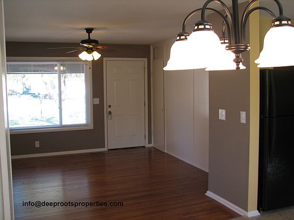 4th image of 3120 Moorewood Dr