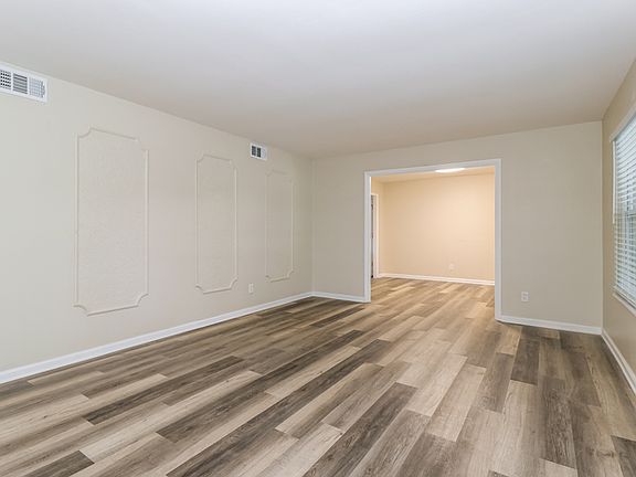 4th image of 2325 Vorhof Dr