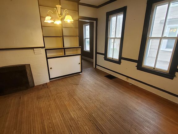 5th image of 329 Cherry St