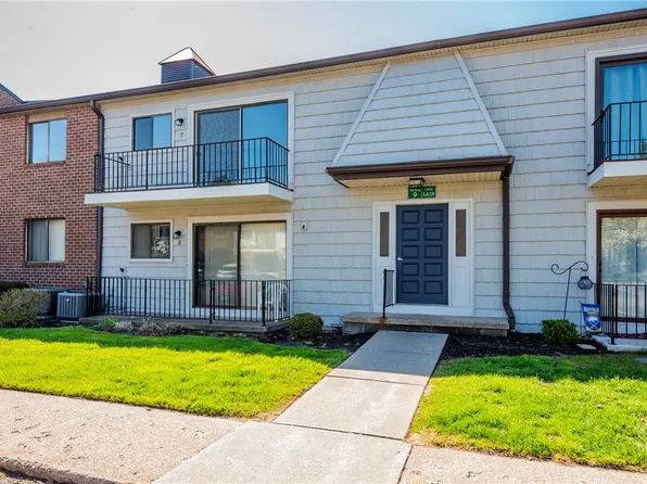 9 High Gate Trl APT 7, Fairport, NY 14450