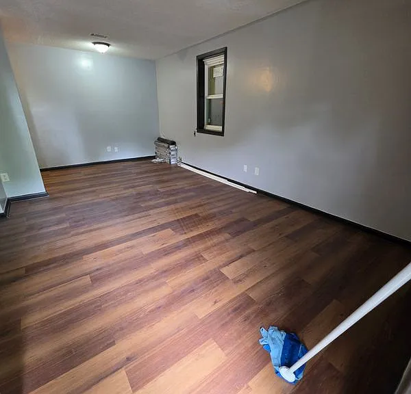 1900 Van Buren Ave — Photo 1