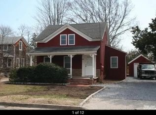 40 Cleveland St, Patchogue, NY 11772