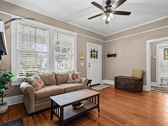 3rd image of 20 S Carlen St