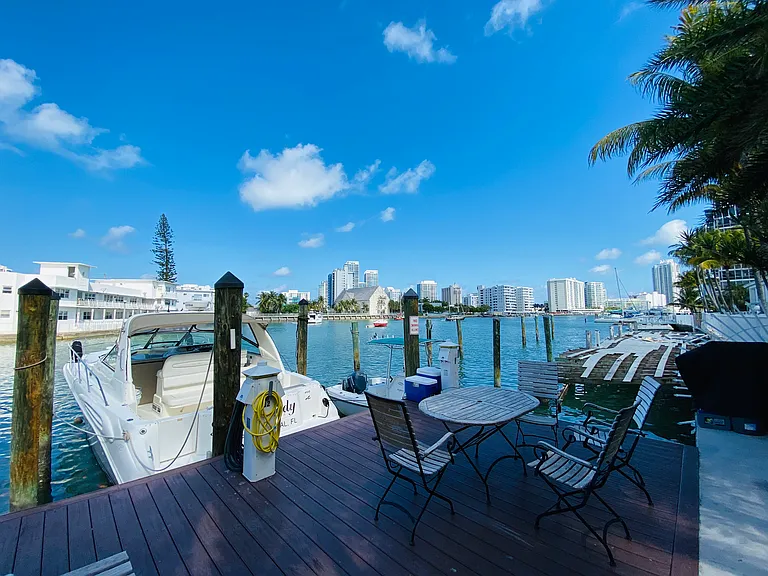 6893 Bay Dr #204 — Photo 11