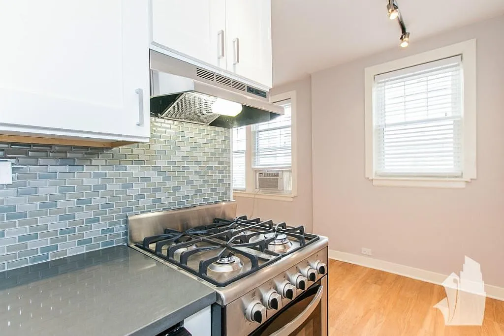 Studio, 1.0 bath, 300 sqft, $1,520 — Photo 2