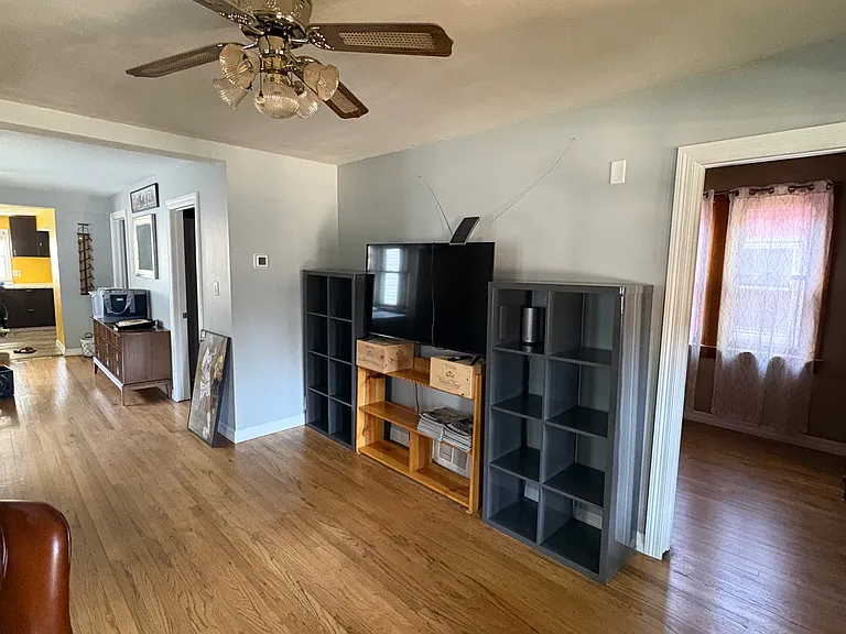 2508 S Superior St — Photo 9