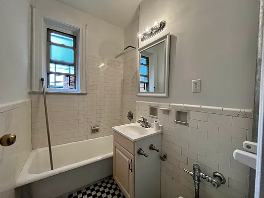 Rented by MySpaceNYC | media 3