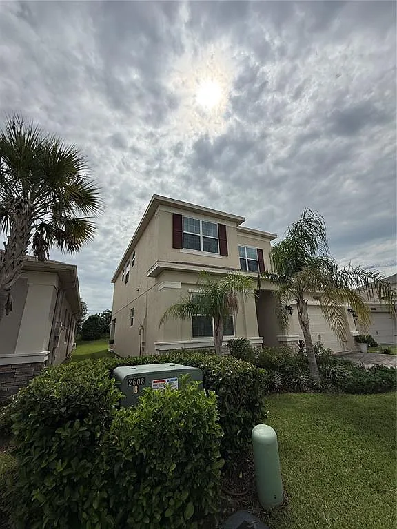 5 bed, 4.0 bath, 2961 sqft, $3,800 — Photo 2