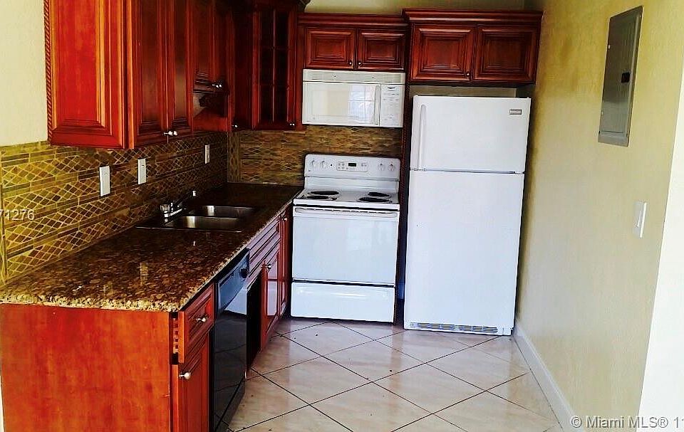 1st image of 2200 NW 15th Ave APT B