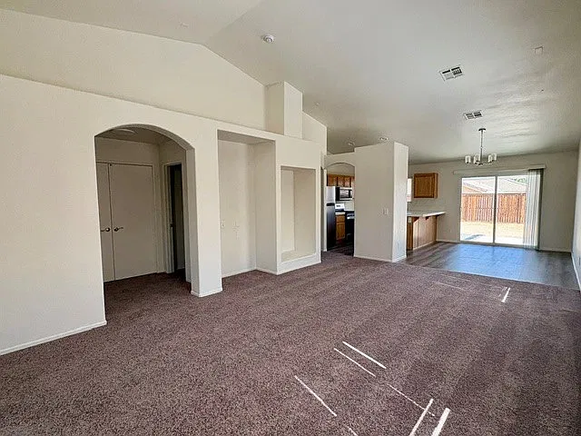 3 bed, 1466 sqft, $2,300 — Photo 2