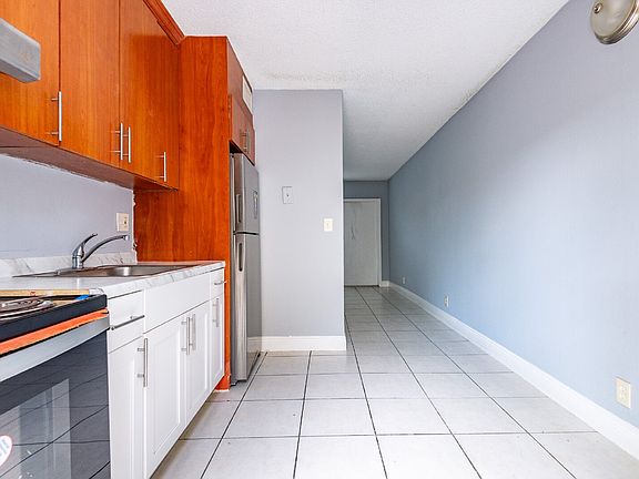 4th image of 4061 N Dixie Hwy APT 14