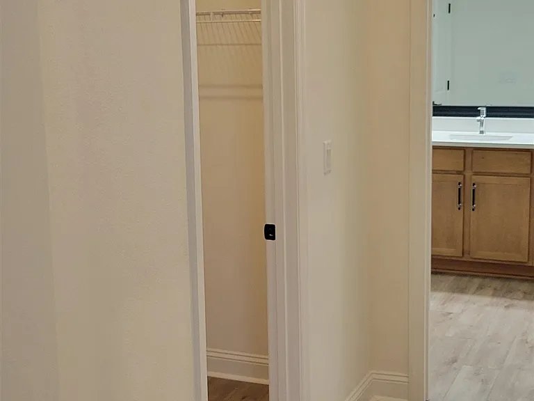 214 Santos Ln — Photo 27