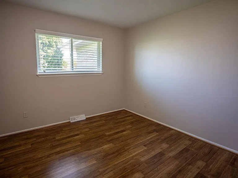35470 Dearing Dr — Photo 9