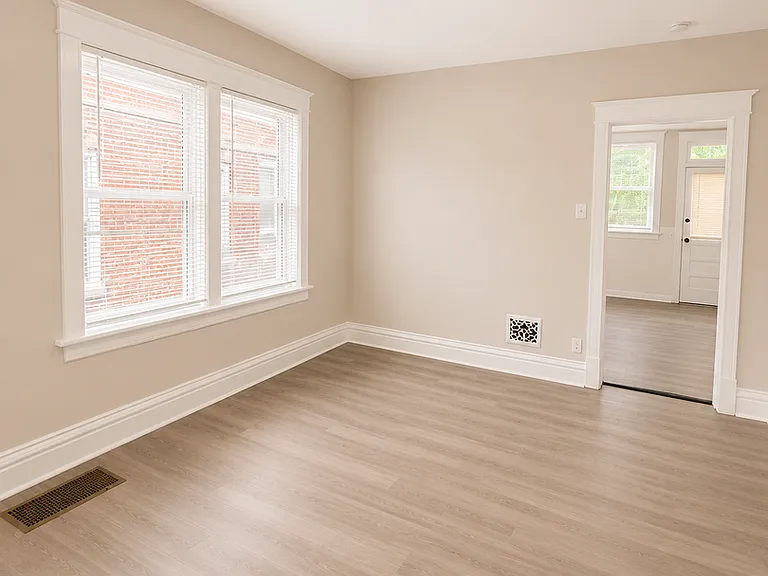 5335 Bancroft Ave — Photo 5