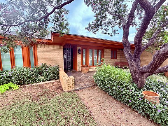 5th image of 4704 80th St