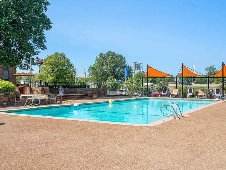 Echo Trail Apartments - Lease Today & Save $300 OFF Move-In Costs! — Photo 57