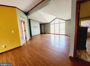 3749 Swinging Bridge Rd, Hedgesville, WV 25427