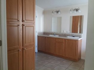 2352 Chuck Rd, Jacksonville, FL 32221