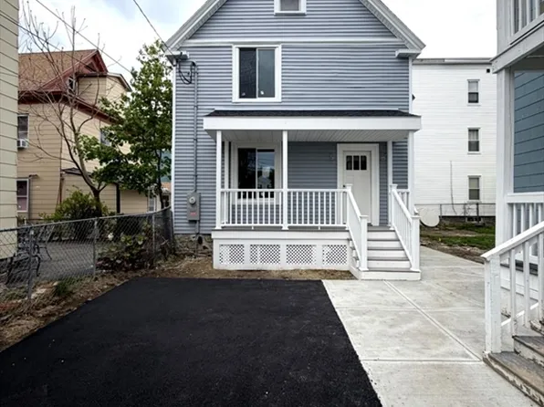 8 Brookfield St, Lawrence, MA 01843