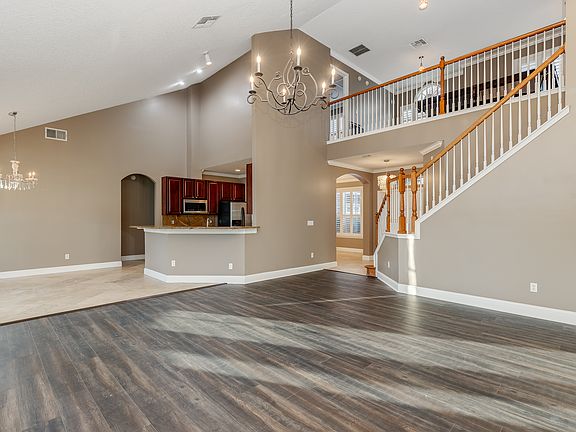 5th image of 947 Brook Hollow Ct