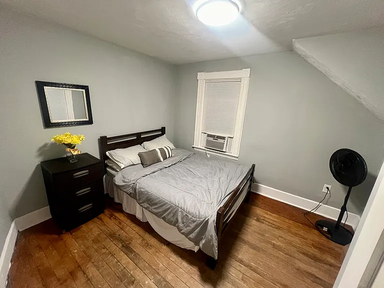203 Hall St — Photo 14
