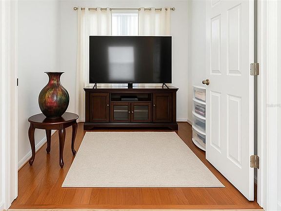 5th image of 119 Crescent Moon Dr