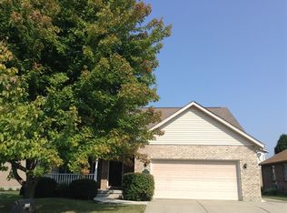 3318 Village Dr, Fairfield, OH