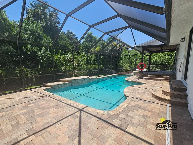 139 Riverwalk Ct — Photo 34