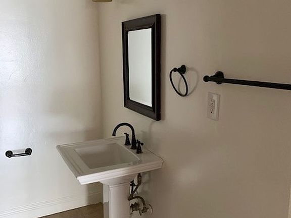 4th image of 1622 S Beverly Glen Blvd APT 1
