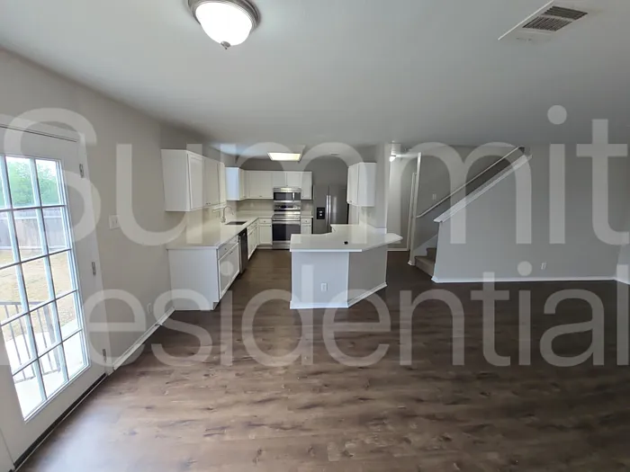 120 Beech Dr — Photo 5