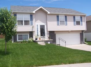 17726 Lillian St, Omaha, NE 68136