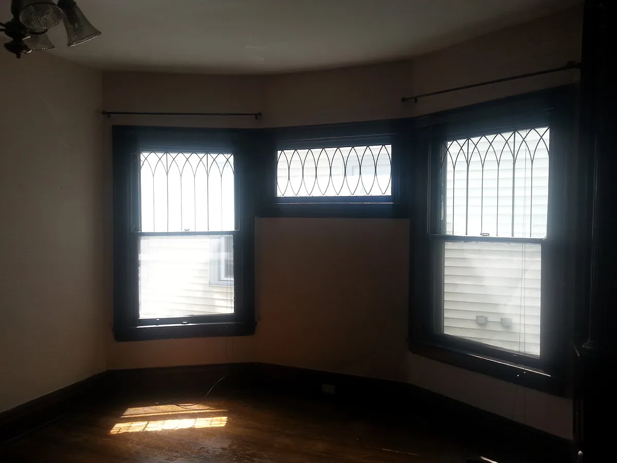 Building Photo - 299 Richmond Ave #1