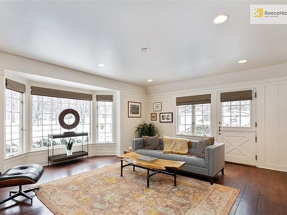 5th image of 2301 W 63rd St