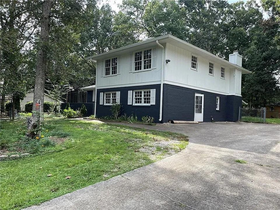 1st image of 3233 Kimberly Woods Ct SW